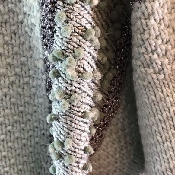 Vintage HAND knit sweater vintage 80s sea foam green with silver accent - Picture 9 of 9